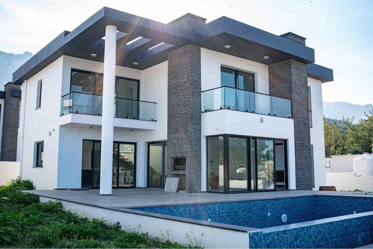 Villa à Kyrenia, Chypre, 310 m² - image 1
