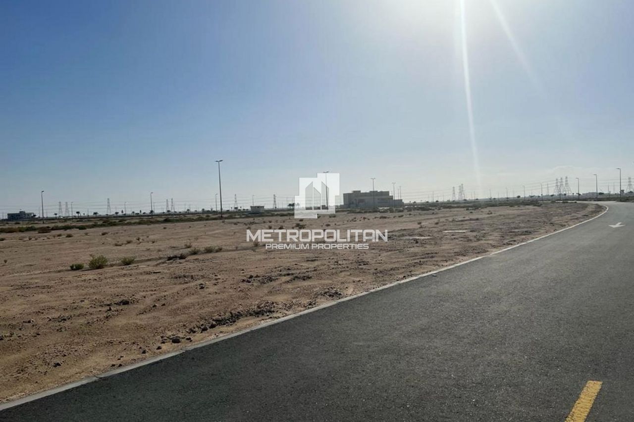 Land in Dubai, UAE, 978 m² - picture 1