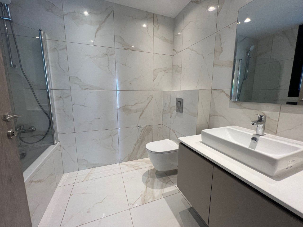 Apartment in Agios Athanasios, Cyprus - picture 8