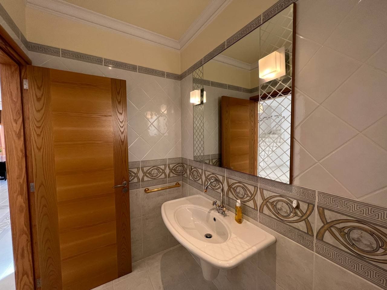 House in Limassol, Cyprus, 450 m² - picture 8