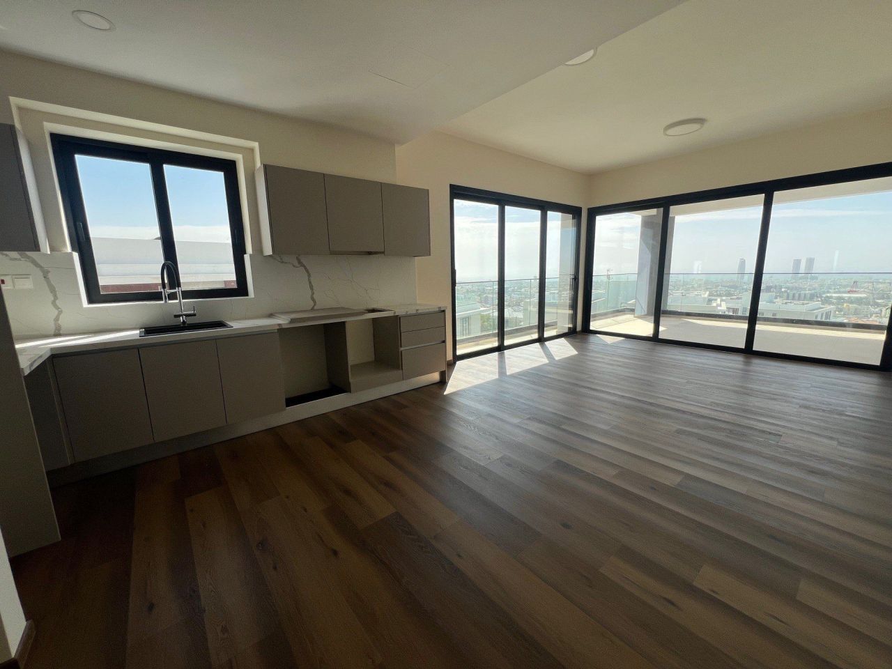 Apartment in Agios Athanasios, Cyprus - picture 12