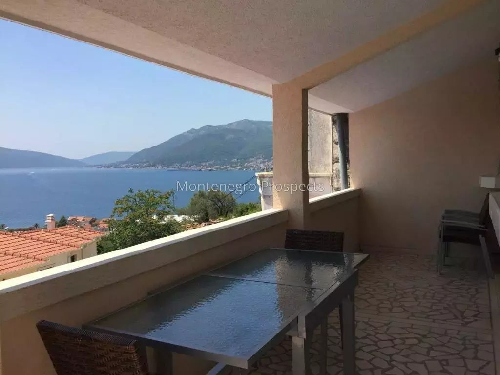 Apartment in Tivat, Montenegro, 78 m² - picture 1