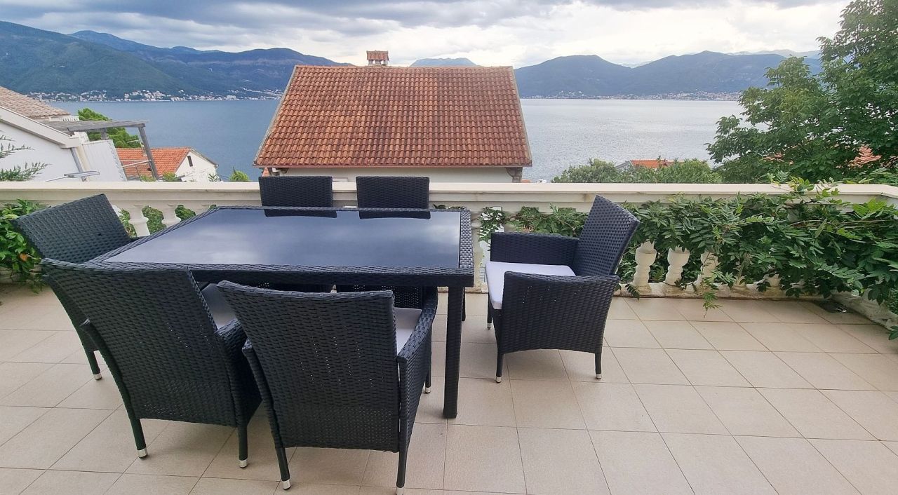 Haus in Krasici, Montenegro, 143 m² - Foto 1