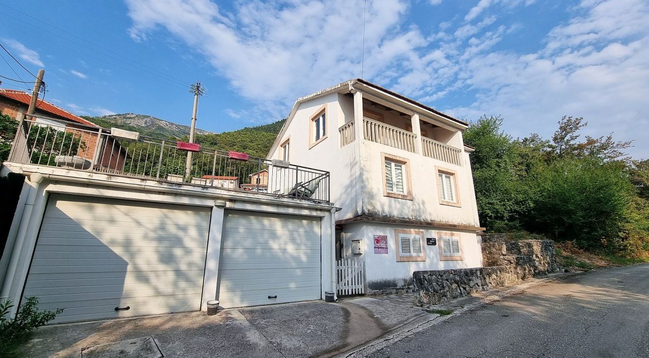 House in Radanovici, Montenegro, 250 m² - picture 1