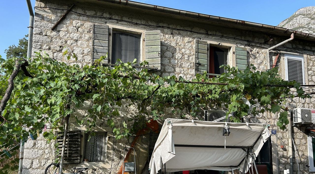 Haus in Dobrota, Montenegro, 140 m² - Foto 3