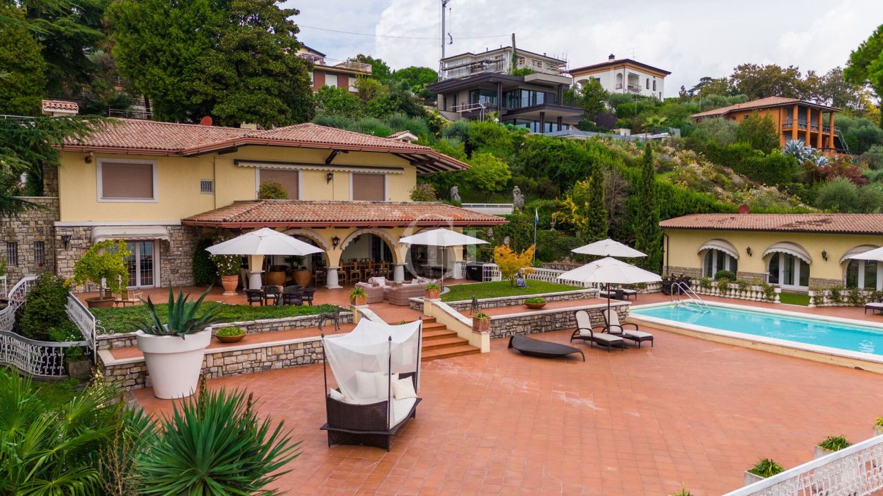 Villa in Gardasee, Italien, 1 000 m² - Foto 5