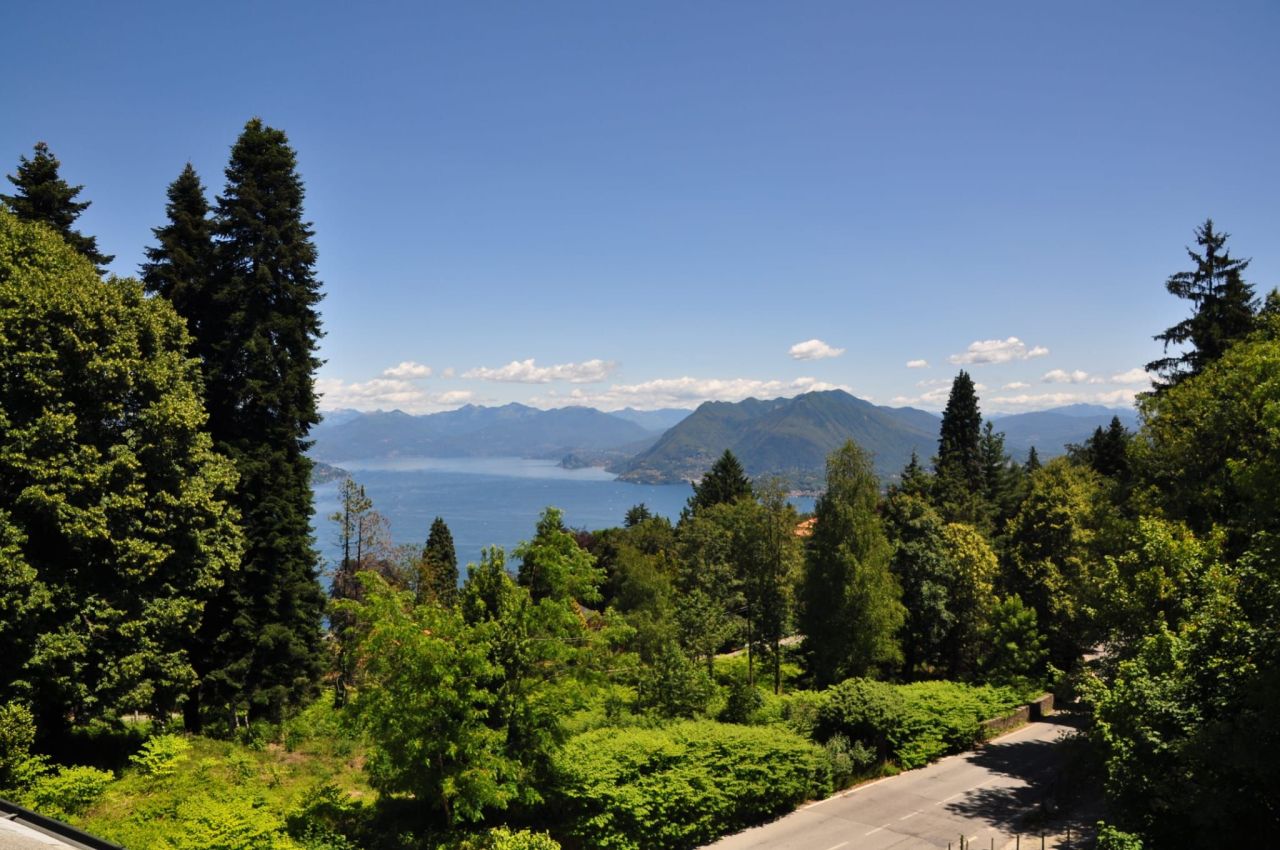 Loft à Stresa, Italie, 79 m² - image 1