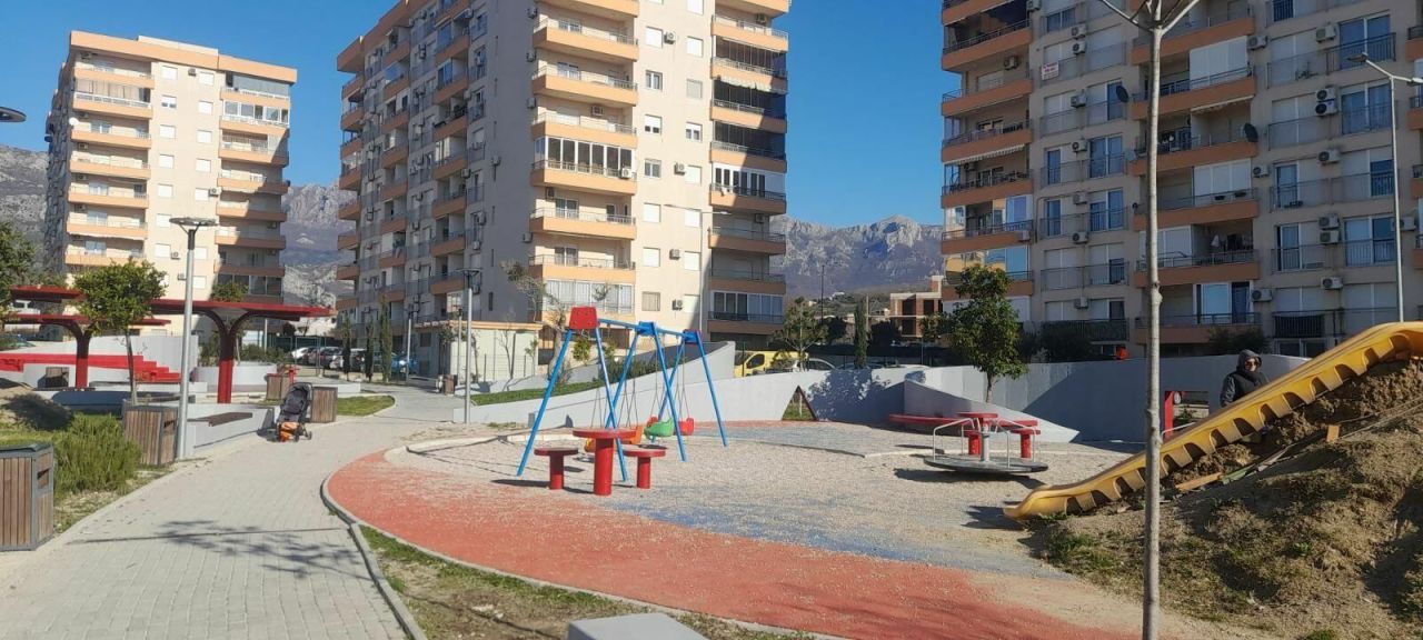 Flat in Bar, Montenegro, 76 m² - picture 2