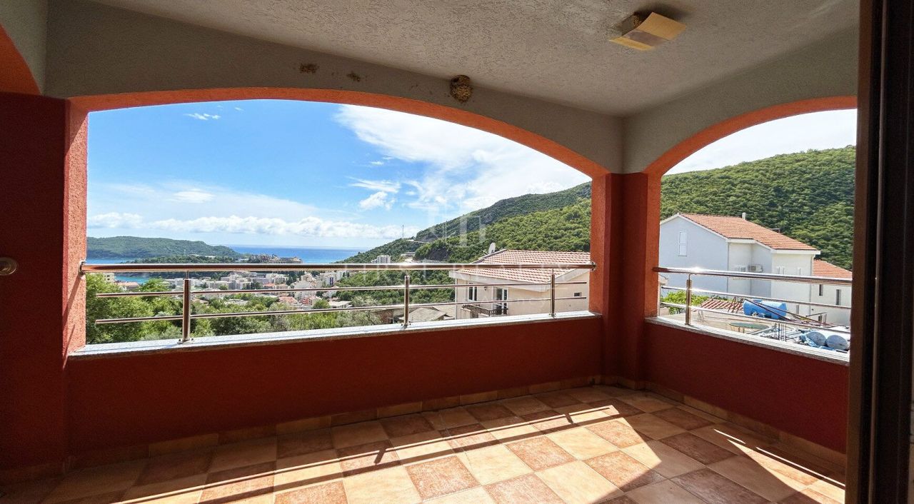 Appartement à Becici, Monténégro, 72 m² - image 1