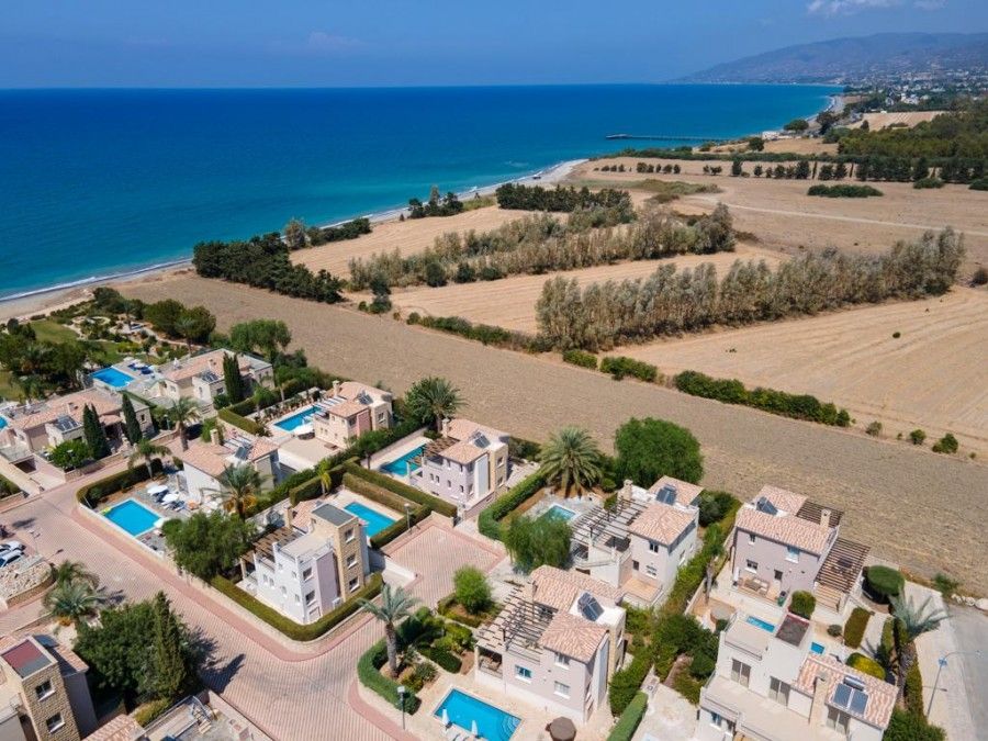 Villa a Paphos, Cipro, 227 m² - foto 1