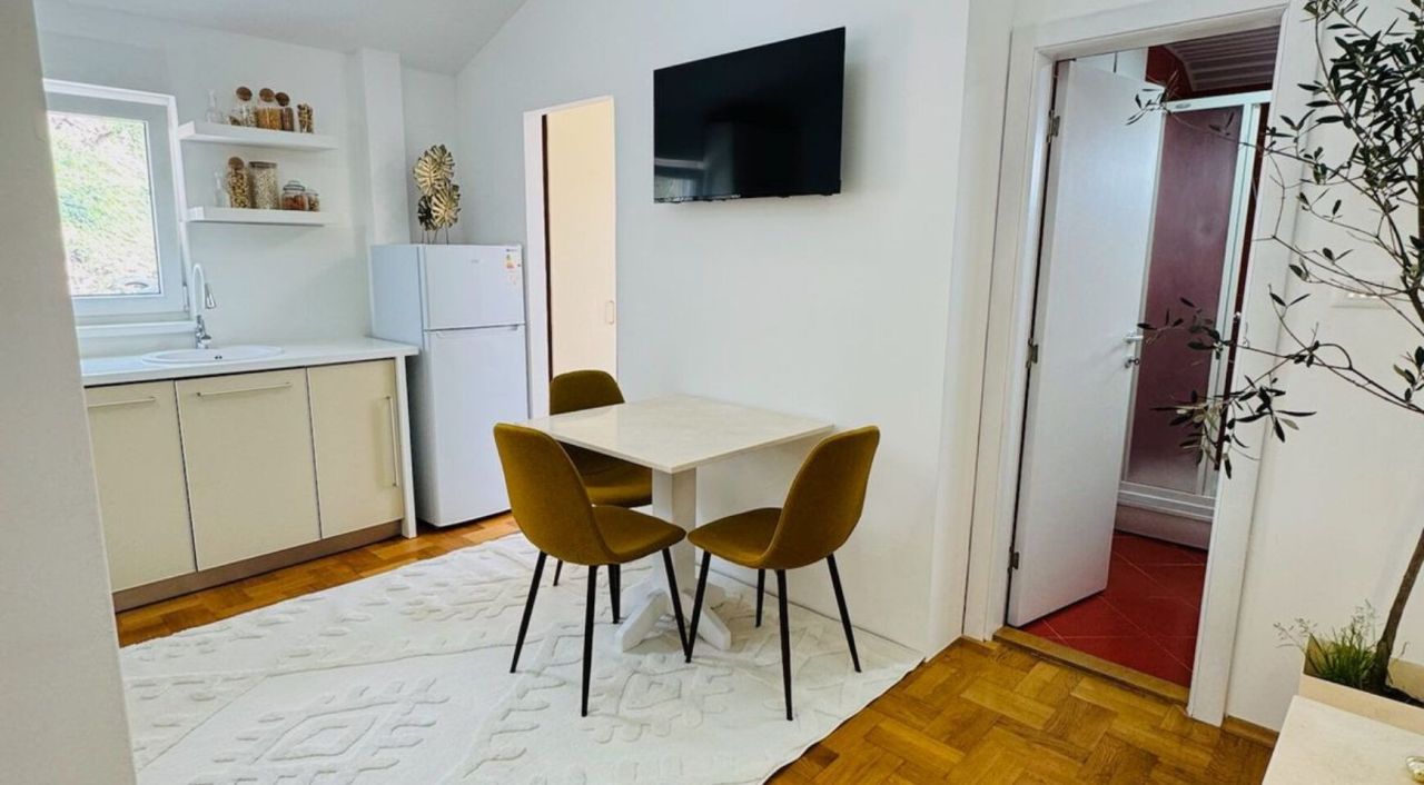 Flat in Petrovac, Montenegro, 30 m² - picture 9