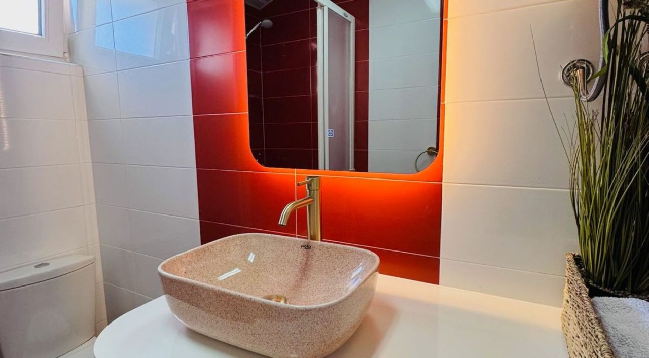 Flat in Petrovac, Montenegro, 30 m² - picture 7