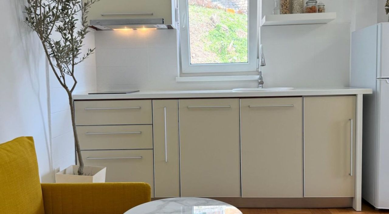 Flat in Petrovac, Montenegro, 30 m² - picture 11