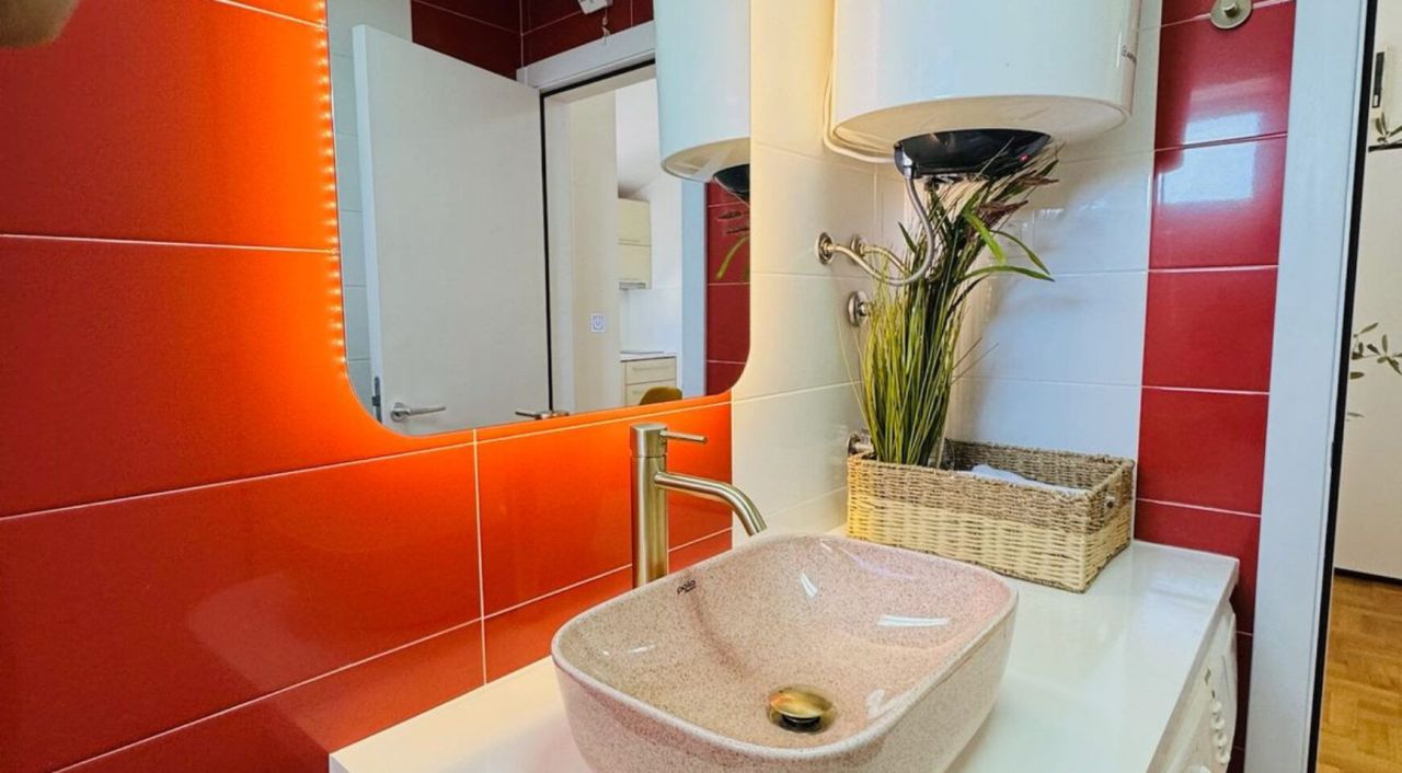 Flat in Petrovac, Montenegro, 30 m² - picture 8