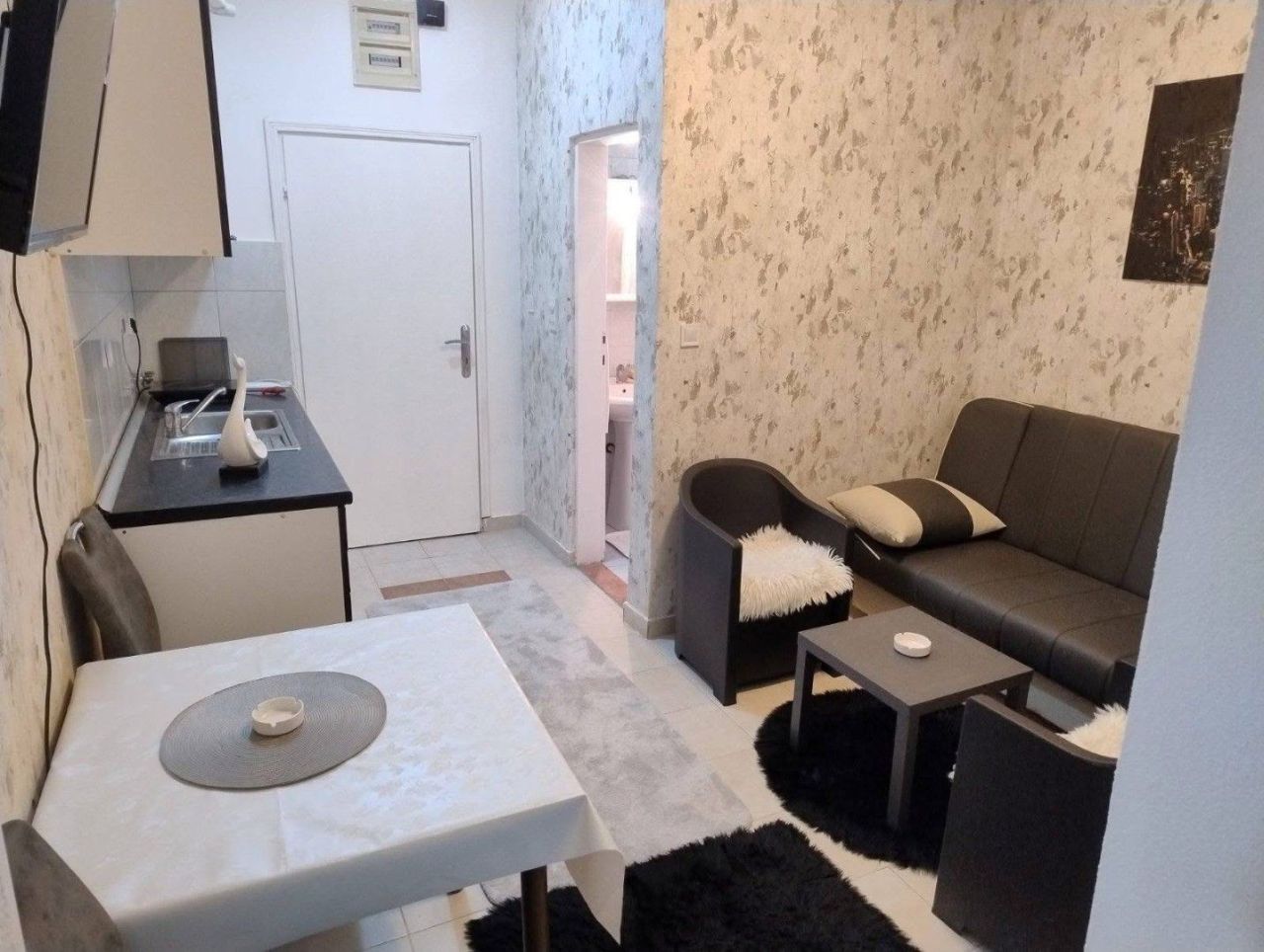 Flat in Bar, Montenegro, 33 m² - picture 1
