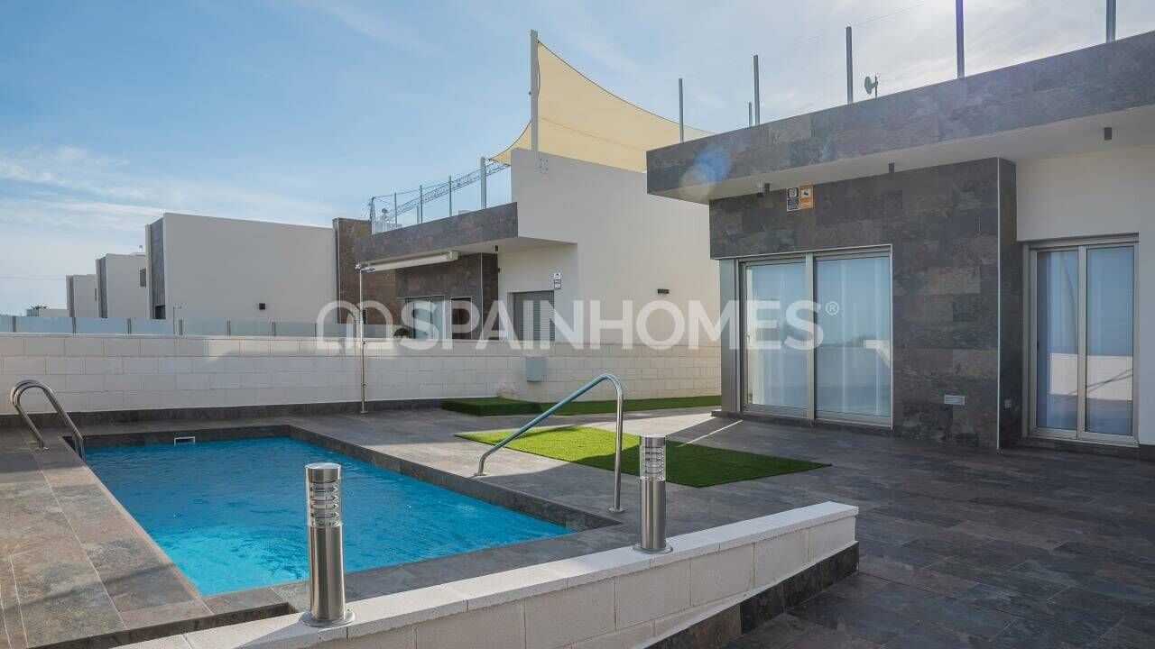 Villa à Orihuela, Espagne, 95 m² - image 1