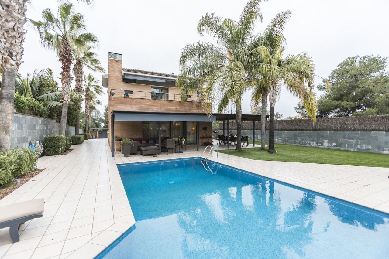 Maison à Sitges, Espagne, 496 m² - image 1