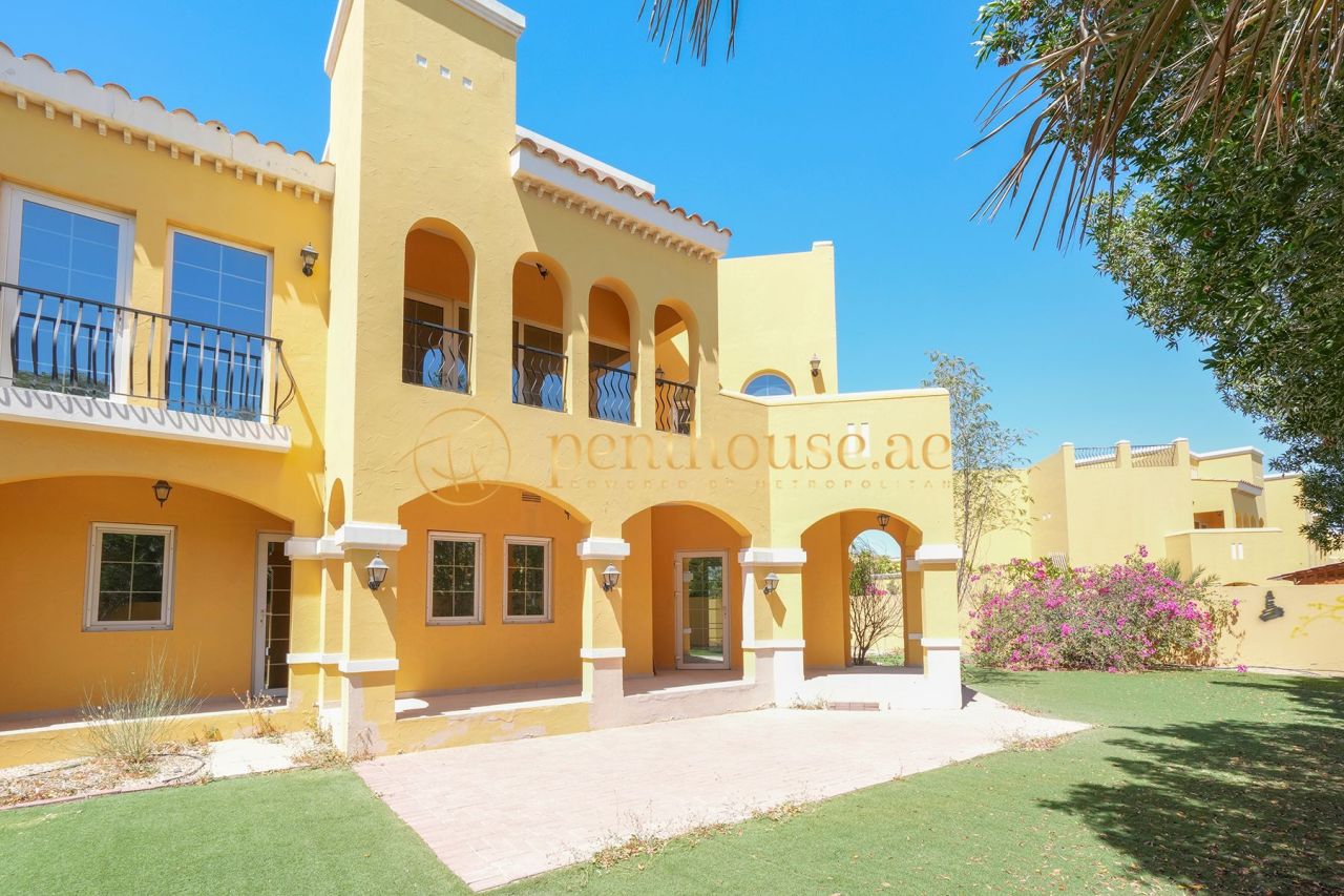 Townhouse in Dubai, UAE, 531 m² - picture 1