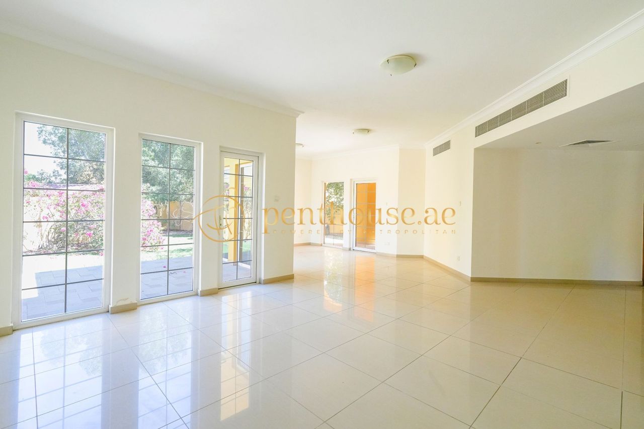 Townhouse in Dubai, UAE, 531 m² - picture 3