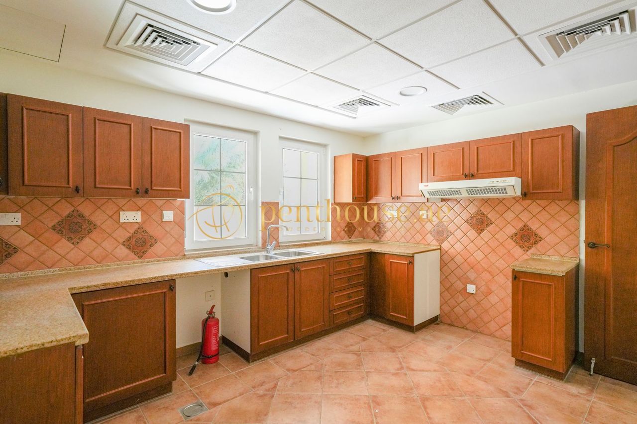 Townhouse in Dubai, UAE, 531 m² - picture 6