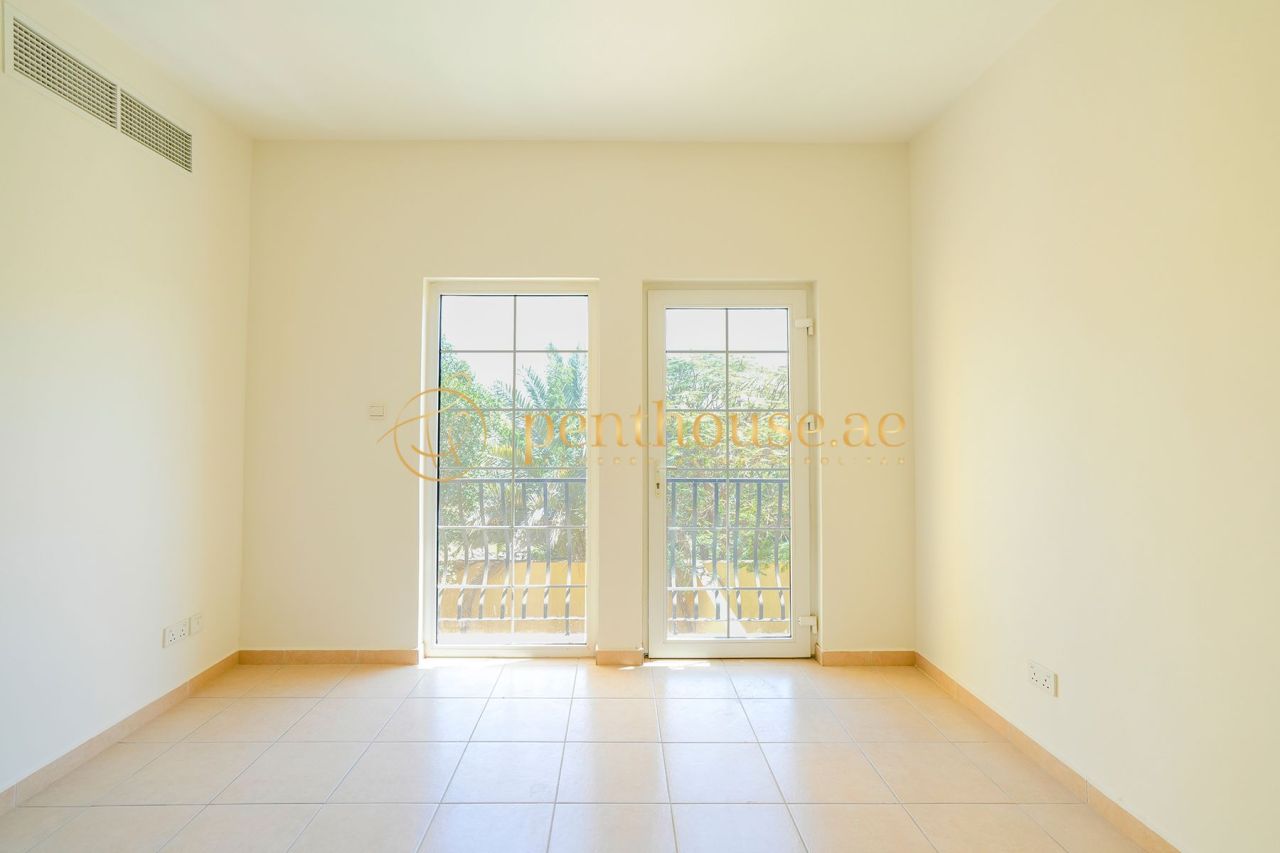 Townhouse in Dubai, UAE, 531 m² - picture 9