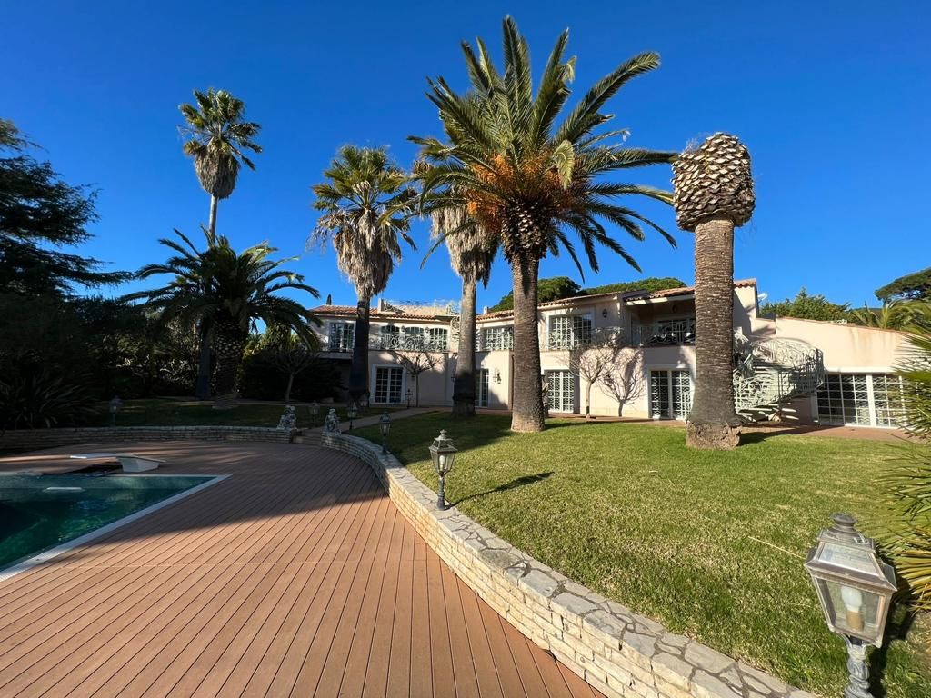 Villa en Saint-Tropez, Francia, 502 m² - imagen 1