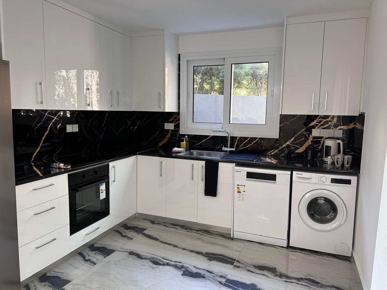 Maison à Parekklisia, Chypre, 170 m² - image 1