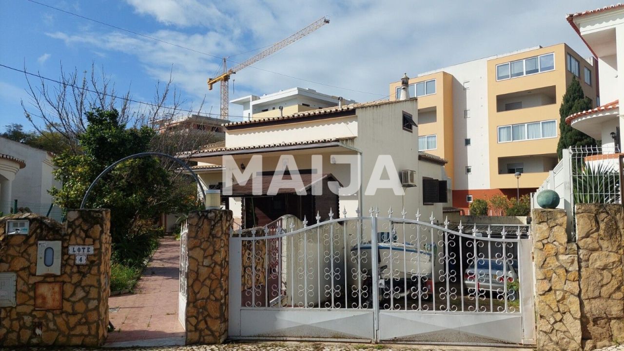 Casa en Portimão, Portugal, 175 m² - imagen 2