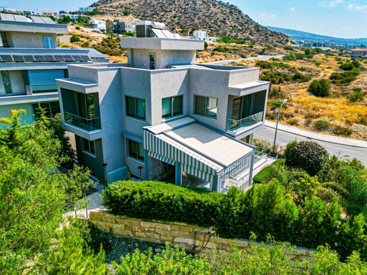 Casa en Germasogeia, Chipre, 248 m² - imagen 1
