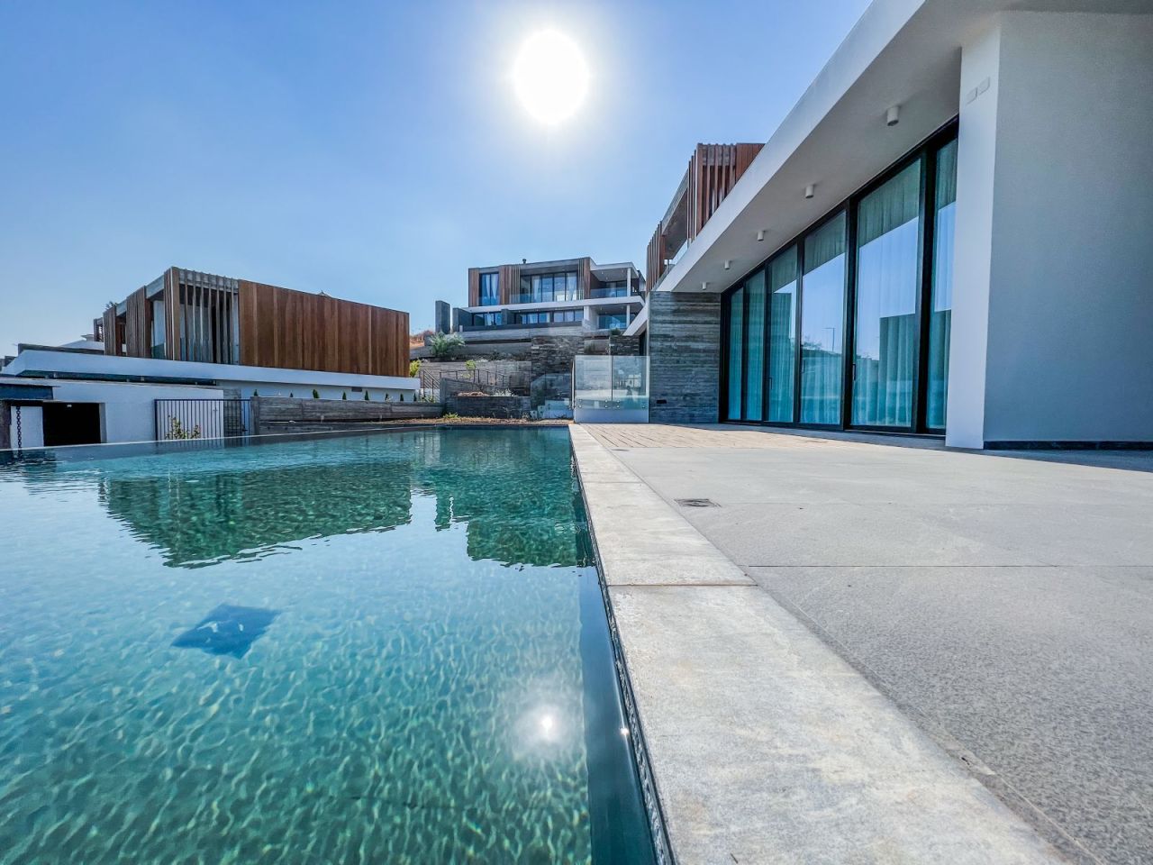 Casa en Germasogeia, Chipre, 306 m² - imagen 1