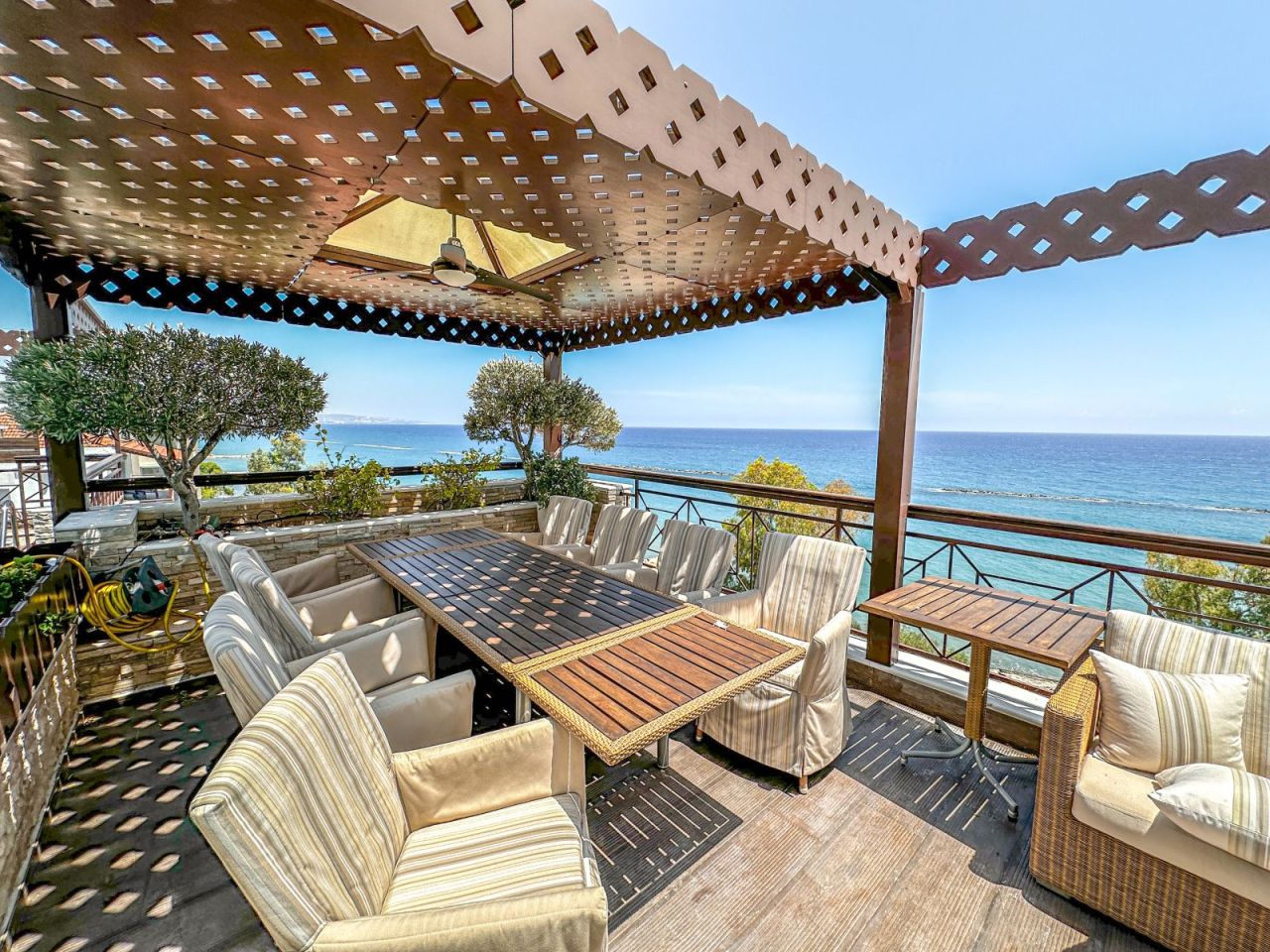 Penthouse in Limassol, Cyprus, 500 m² - picture 1