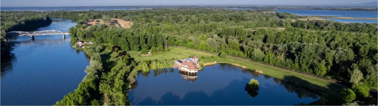 Villa Poroszló, Hungary, 1 280 m² - picture 2