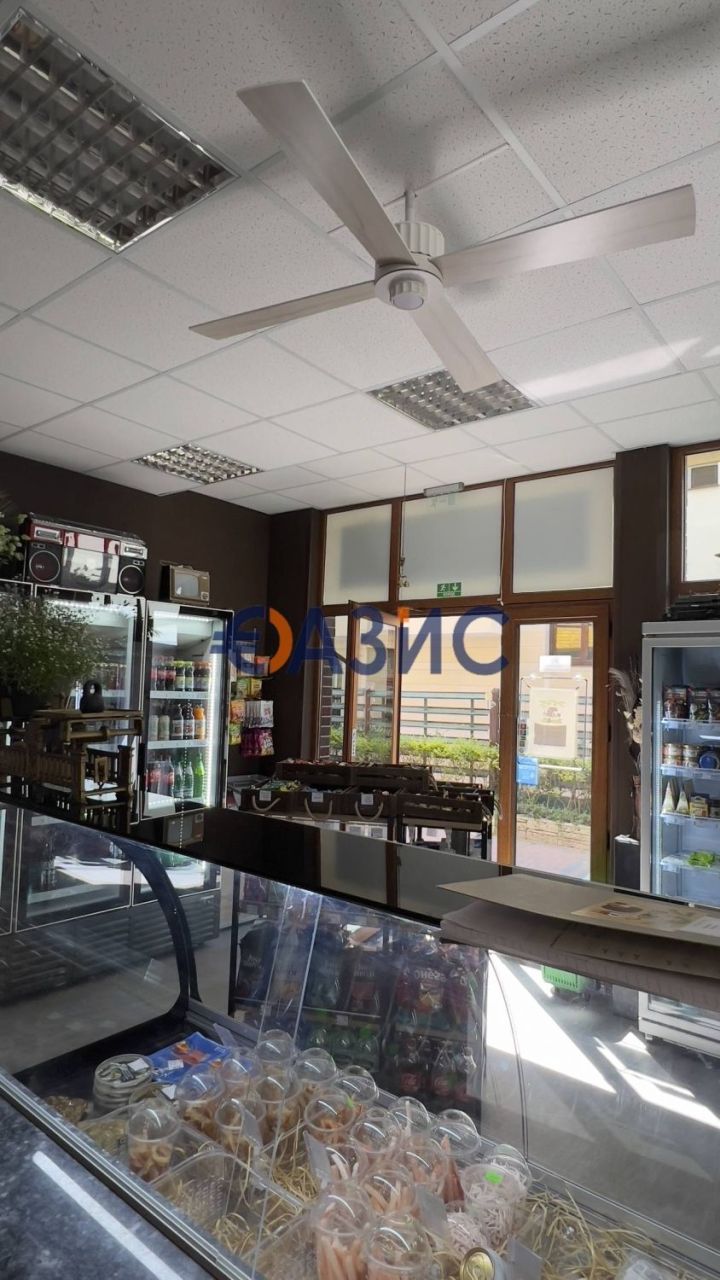 Boutique à Sarafovo, Bulgarie, 56.5 m² - image 1