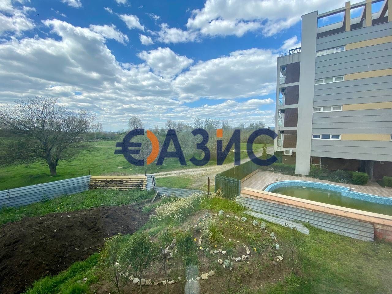 Appartement à Slantchev Briag, Bulgarie, 61.6 m² - image 1