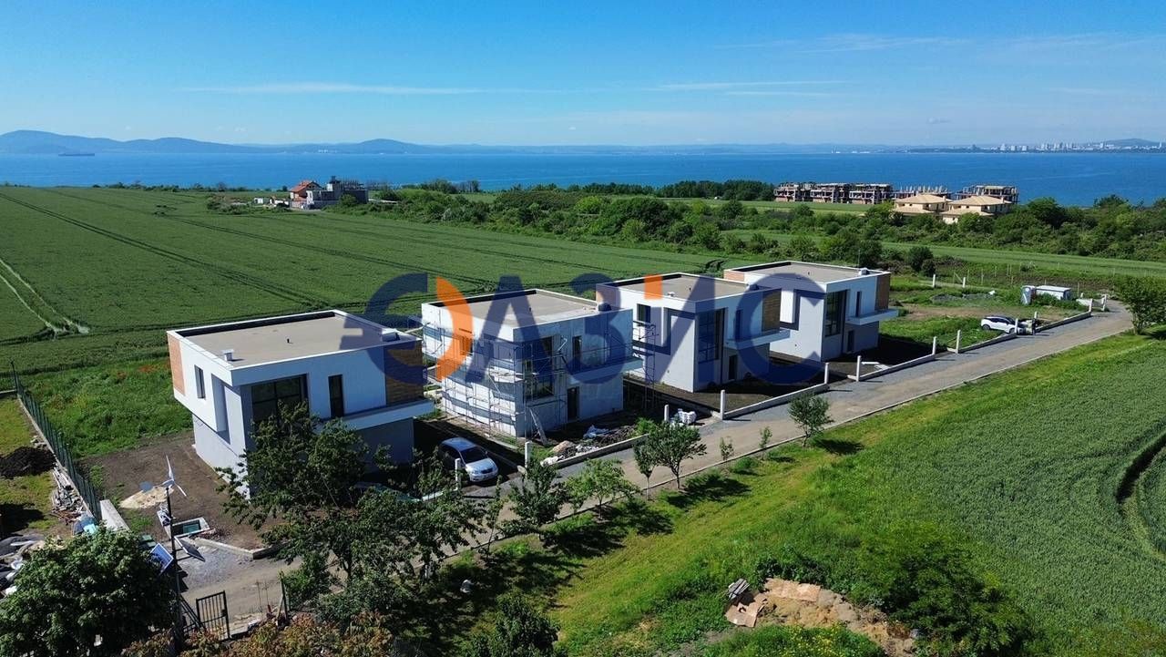 Haus in Pomorie, Bulgarien, 196 m² - Foto 1