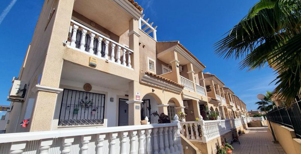 Townhouse in Punta Prima, Spain, 83 m² - picture 1