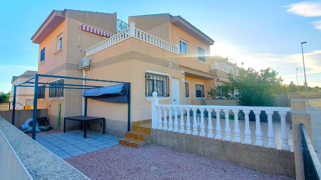 Maison à Villamartin, Espagne, 86 m² - image 1
