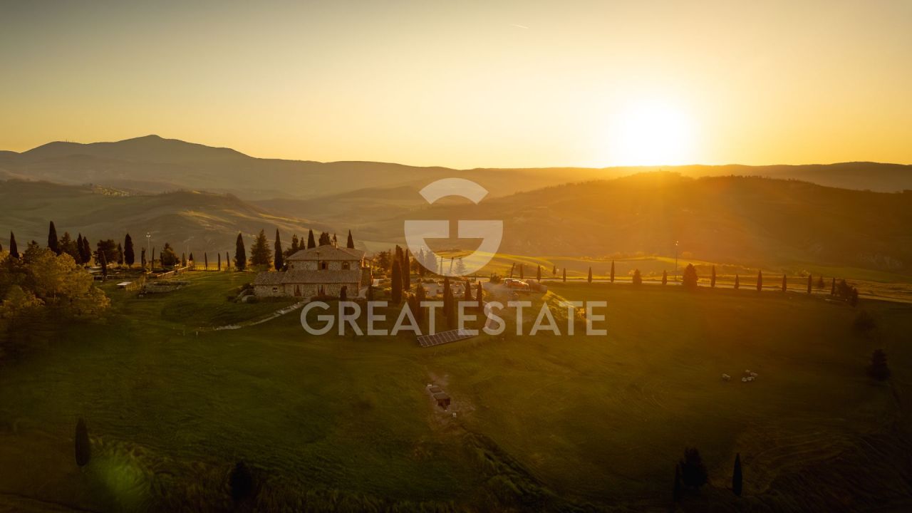 Casa Radicofani, Italia, 483.5 m² - imagen 1