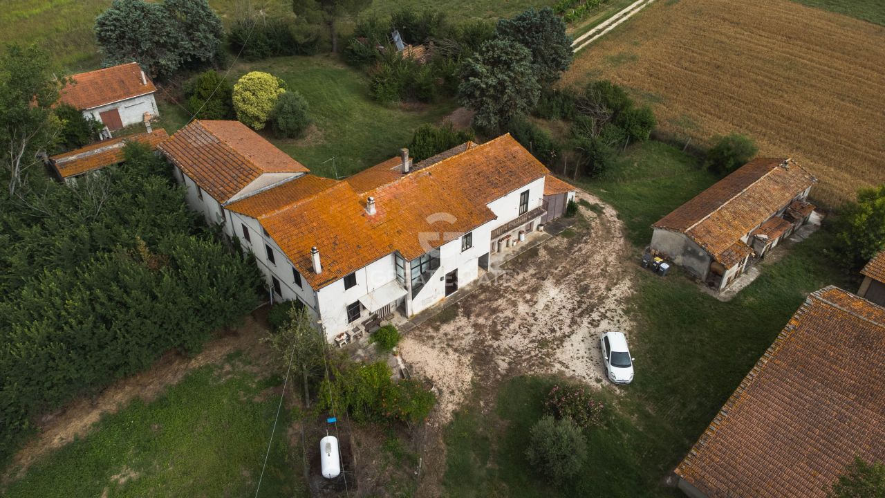 Maison à Montefalco, Italie, 514 m² - image 3