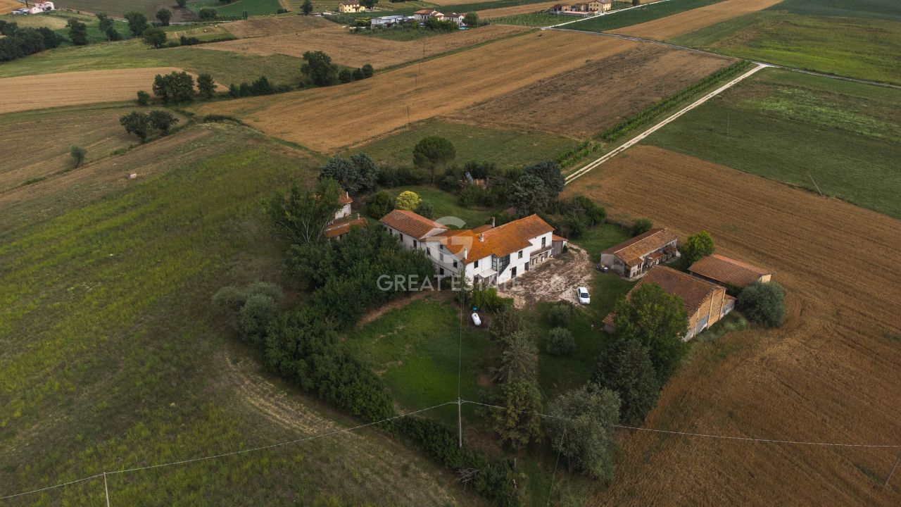 Maison à Montefalco, Italie, 514 m² - image 9