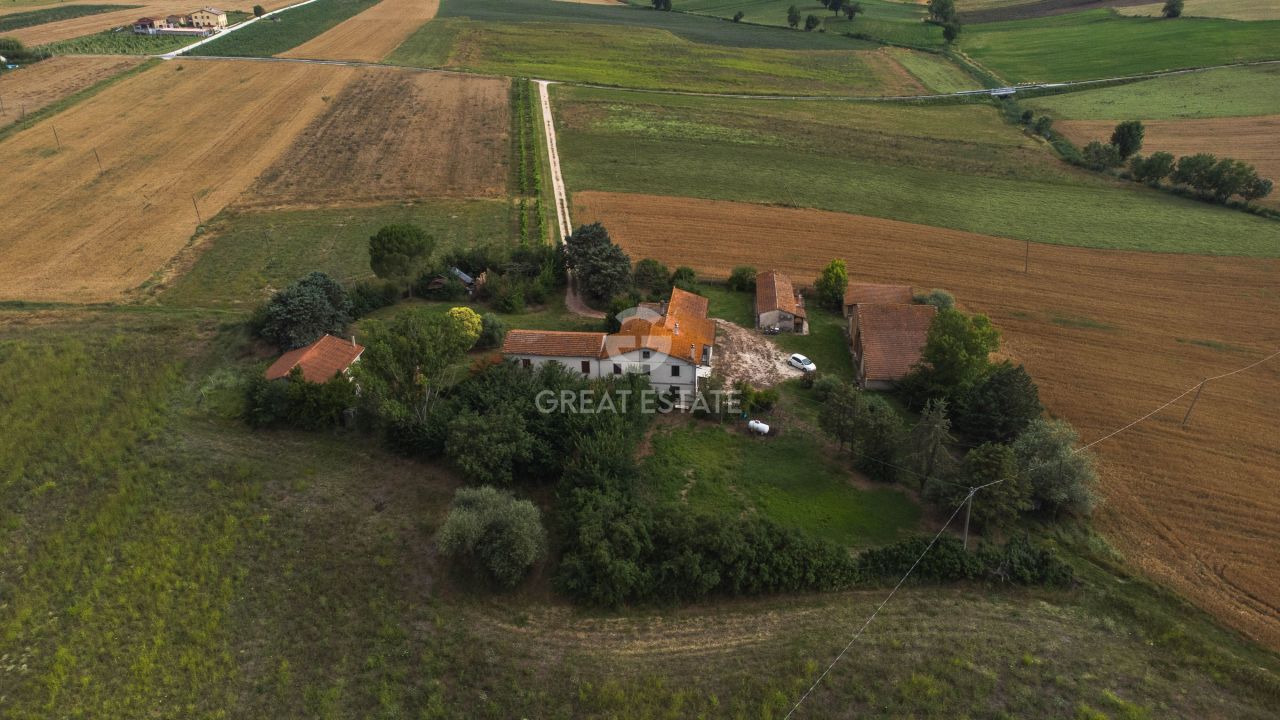 Maison à Montefalco, Italie, 514 m² - image 10