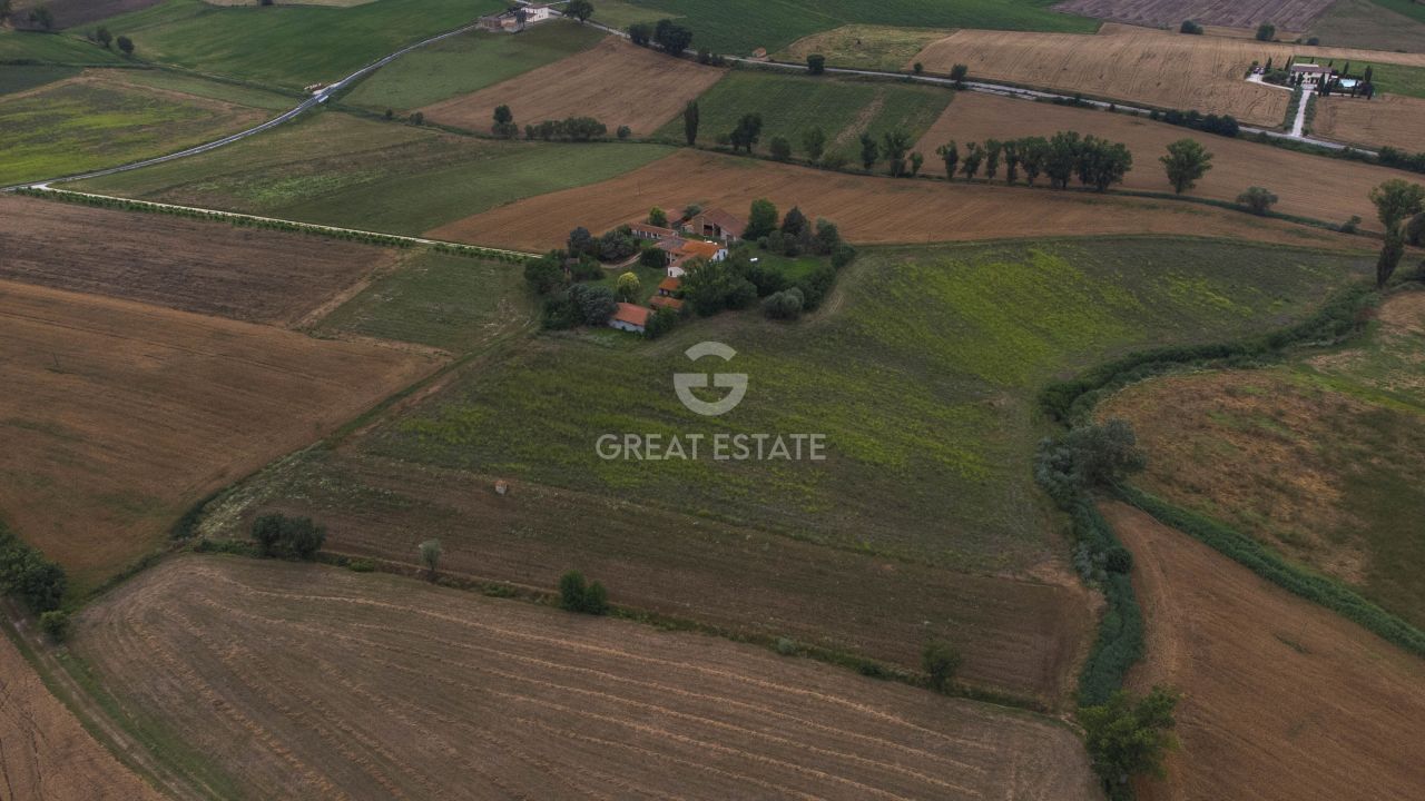 Maison à Montefalco, Italie, 514 m² - image 12