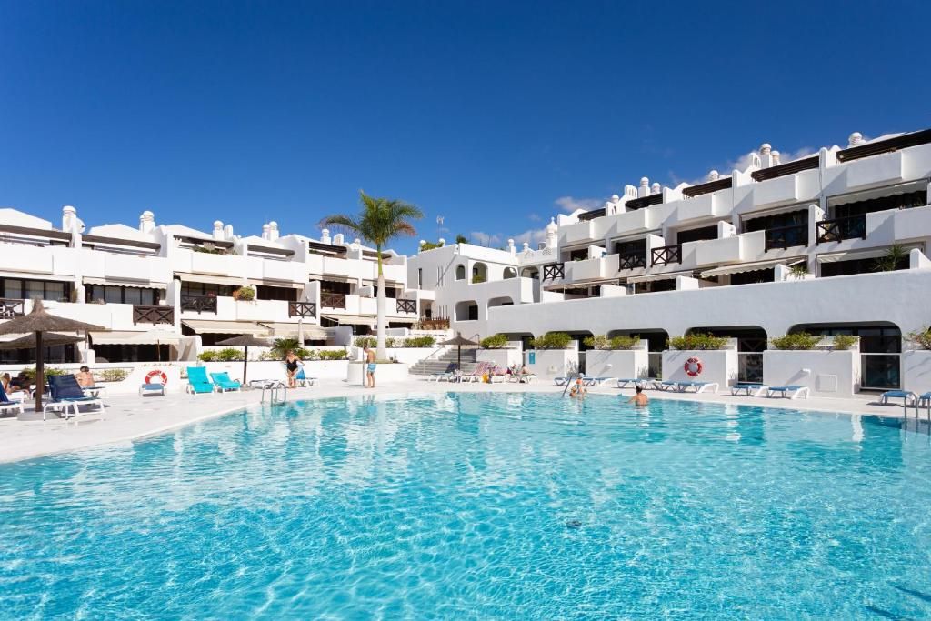 Hotel in Guardamar del Segura, Spanien, 4 256 m² - Foto 1