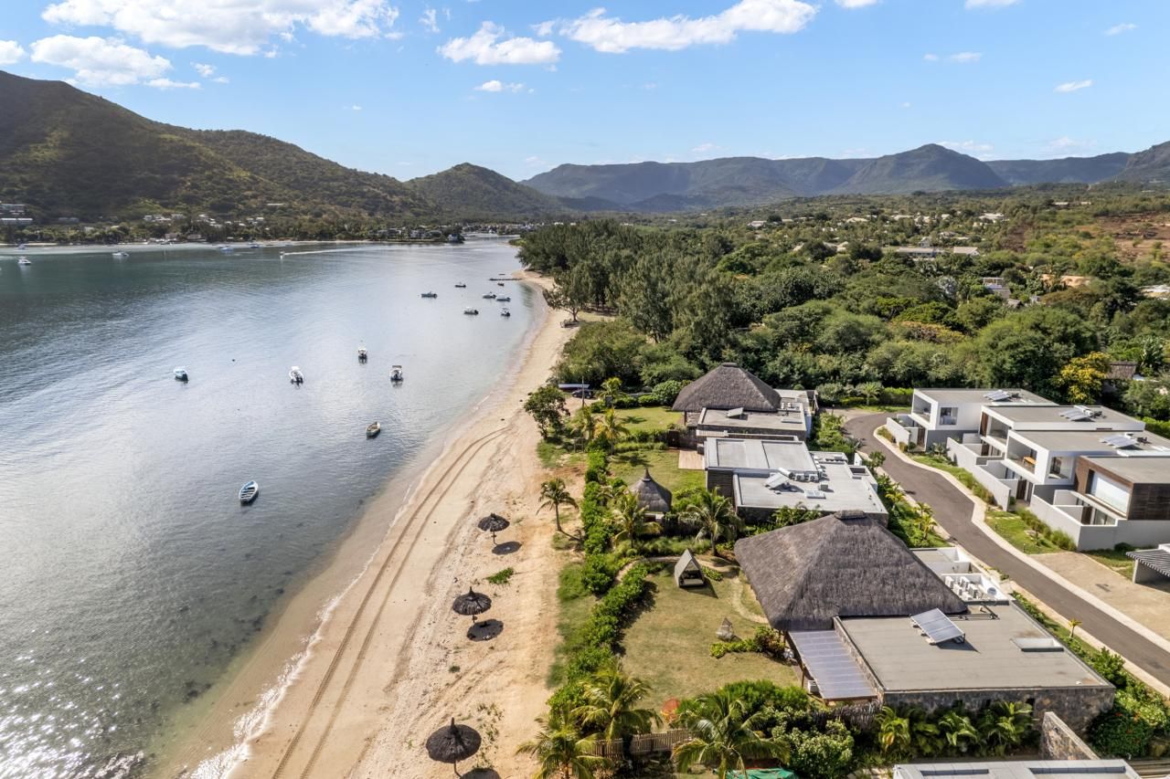 Villa in Grande Riviere Noire, Mauritius, 280 m² - Foto 1