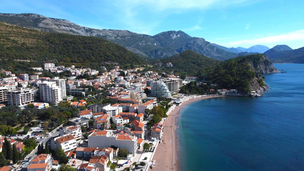 Hôtel à Budva, Monténégro, 11 000 m² - image 1