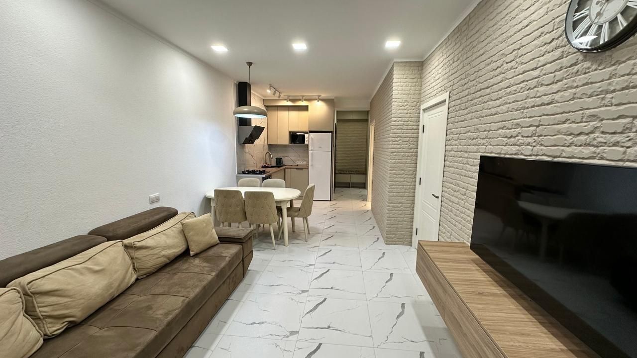 Wohnung in Tiflis, Georgien, 99 m² - Foto 1