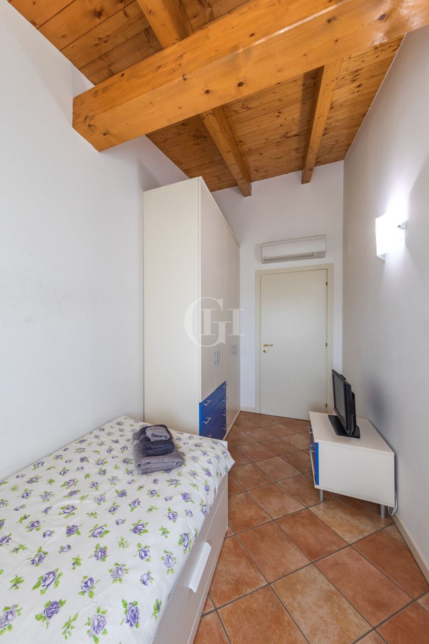 Apartamento por Lago de Garda, Italia, 85 m² - imagen 9