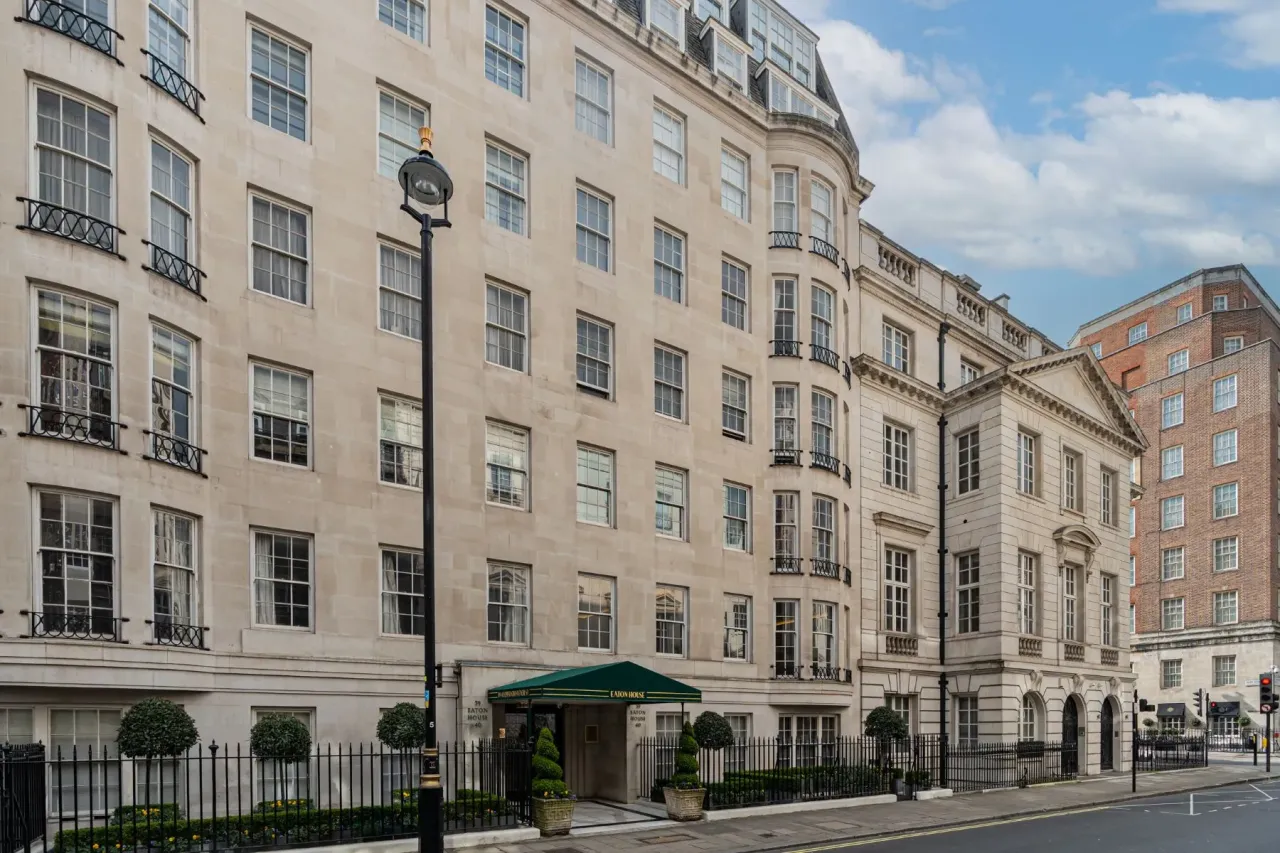 Apartment in London, United Kingdom, 106 m² - picture 1