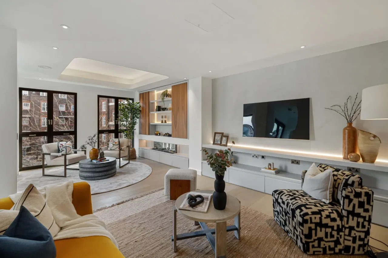 Townhouse in London, United Kingdom, 180 m² - picture 1