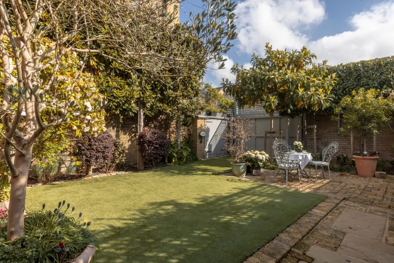 House in London, United Kingdom, 239 m² - picture 3